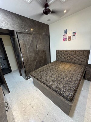 Room in 3 BHK Apartment at Satellite Tower, Goregaon East – for Rent