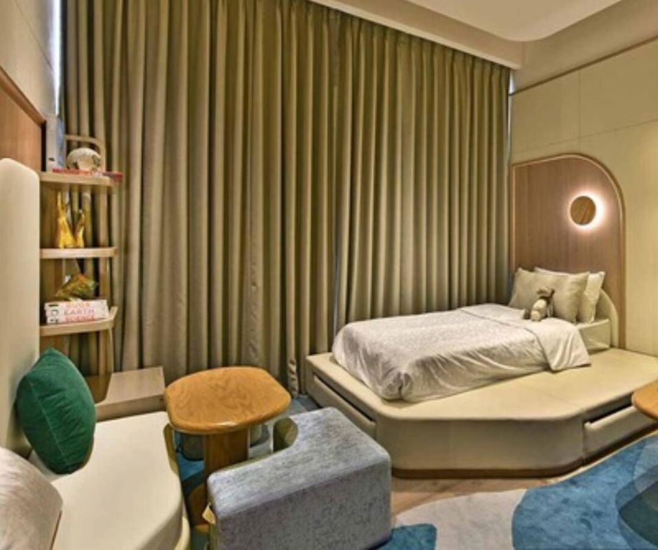 4 BHK + Pooja Room,Servant Room,Study Room 2100 Sq.Ft. Apartment in Rustomjee Crown