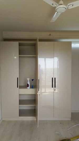 Furnished Amenities in 2 BHK Apartment at M3M Heights, Sector 65 – for Rent