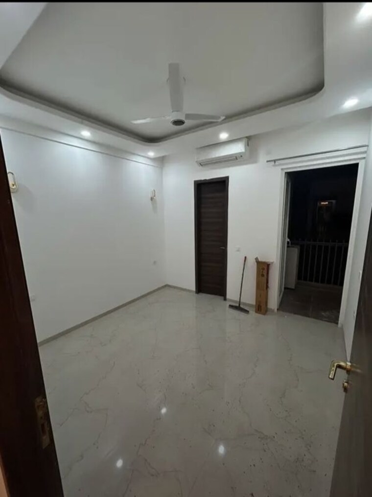 Room, smart-world-orchard 2 Bedroom 1205 Sq.Ft. Builder Floor In Sector 61 Gurgaon 10414910