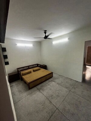 2 BHK Builder Floor For Rent in Amar Colony