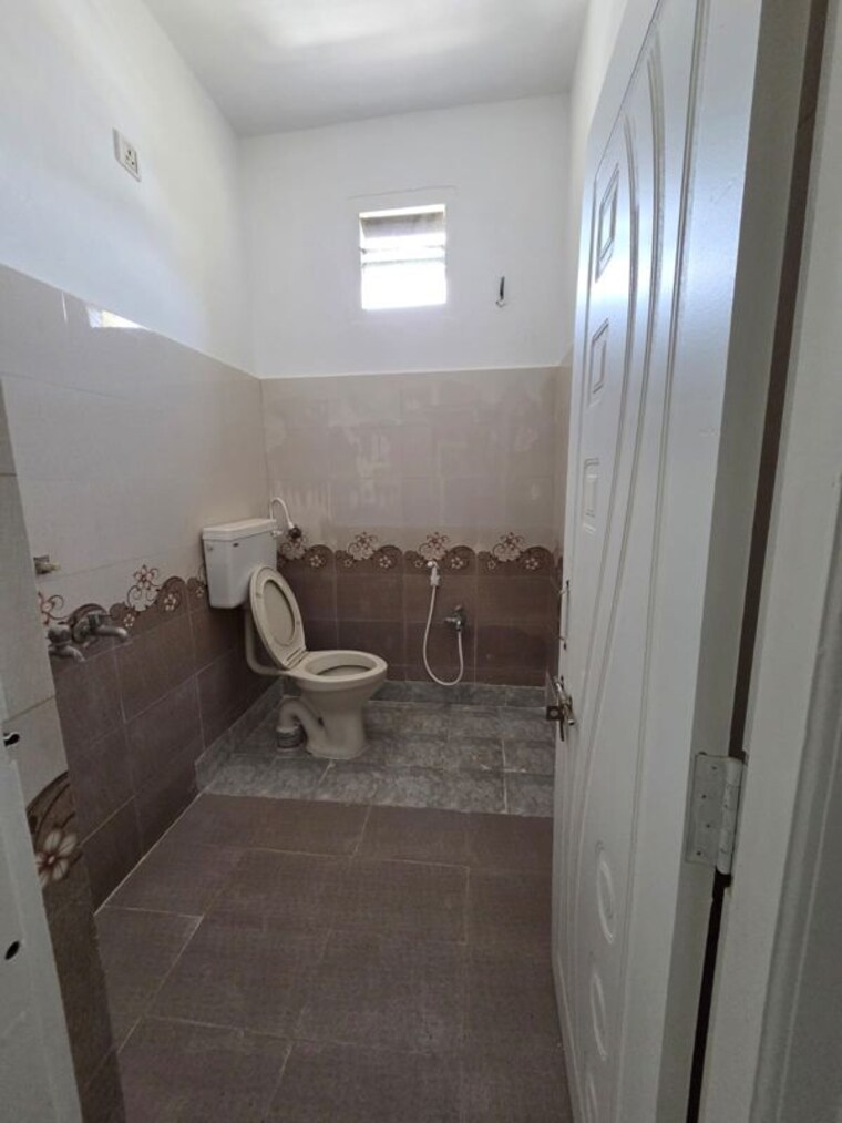 Bathroom, niharika-intel-park 1 Bedroom 550 Sq.Ft. Apartment In Khajaguda Hyderabad 10434444