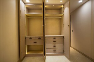 Furnished Amenities in 4 BHK Apartment at Vasant Kunj – for Sale