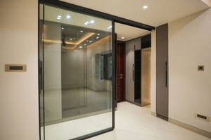 Room in 4 BHK Apartment at Vasant Kunj – for Sale