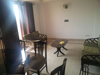 2 BHK + Extra Room 570 Sq.Ft. Builder Floor in Pareena Om Apartments