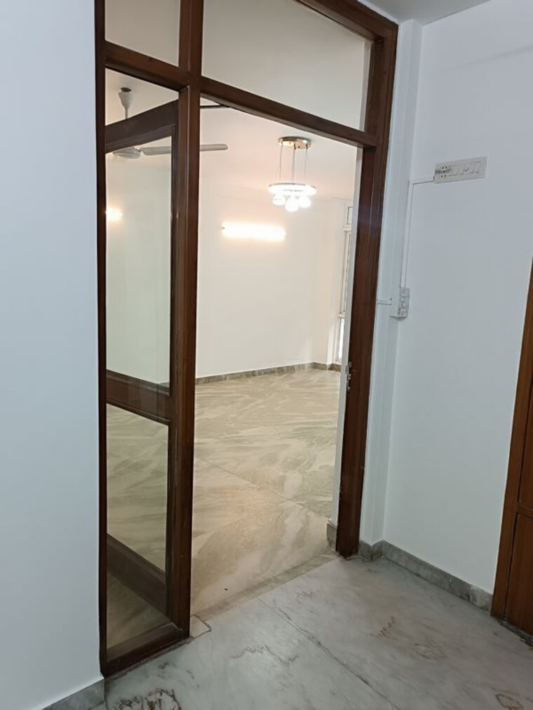 Room, chittaranjan park 3 Bedroom 1800 Sq.Ft. Builder Floor In Chittaranjan Park Delhi 10434483