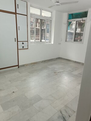 Room in 3 BHK Builder Floor at Chittaranjan Park – for Rent