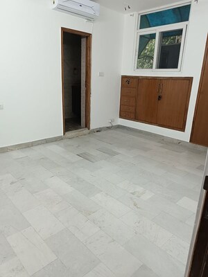 Room in 3 BHK Builder Floor at Chittaranjan Park – for Rent