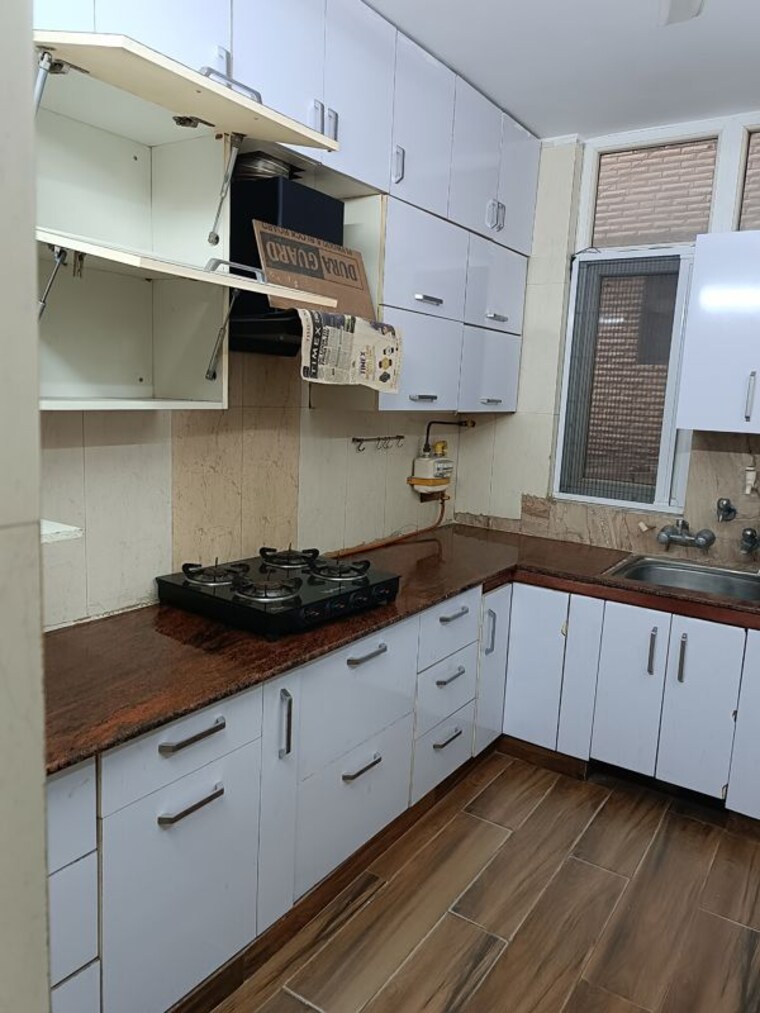 Kitchen, chittaranjan park 3 Bedroom 1800 Sq.Ft. Builder Floor In Chittaranjan Park Delhi 10434483