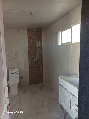 Room in 3 BHK Builder Floor at Sector 36 – for Rent
