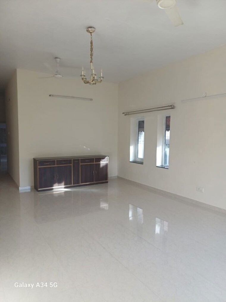 Room, sector 36 3 Bedroom 4500 Sq.Ft. Builder Floor In Sector 36 Chandigarh 10434491