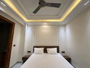 Team Area in Studio Apartment at Sector 21 – for Rent