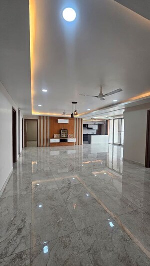 Room in 4 BHK Apartment at The Valencia, Banjara Hills – for Sale