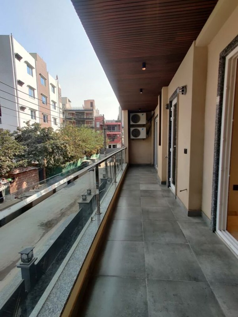 Balcony, sector 21 1 RK 650 Sq.Ft. Apartment In Sector 21 Gurgaon 10434522