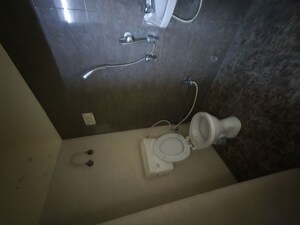 Bathroom in 1.5 BHK Builder Floor at Mayur Vihar – for Rent