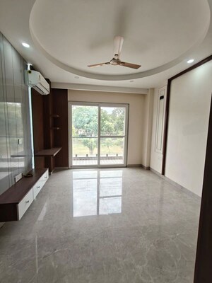 Bedroom in 3 BHK Builder Floor at Dlf Cyber City – for Rent