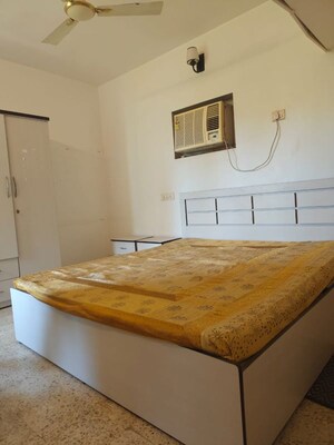 Bedroom in 2 BHK Apartment at Versova – for Rent