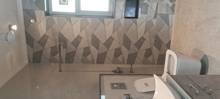 Bathroom, sarita vihar 3 Bedroom 1500 Sq.Ft. Apartment In Sarita Vihar Delhi 10434537
