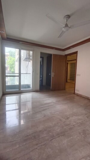 Room in 4 BHK Builder Floor at Geetanjali Enclave – for Sale