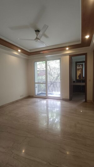 Room in 4 BHK Builder Floor at Geetanjali Enclave – for Sale