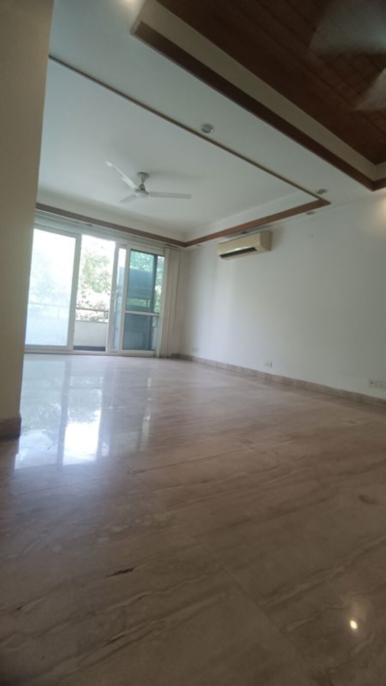 Room, geetanjali enclave 4 Bedroom 340 Sq.Yd. Builder Floor In Geetanjali Enclave Delhi 10434563