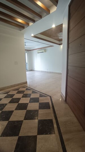 Room in 4 BHK Builder Floor at Geetanjali Enclave – for Sale