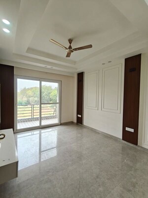 Room in 4 BHK Builder Floor at Dlf Cyber City – for Rent