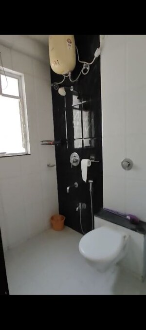 Furnished Amenities in 4 BHK Apartment at New Era CHS, Gultekdi – for Sale