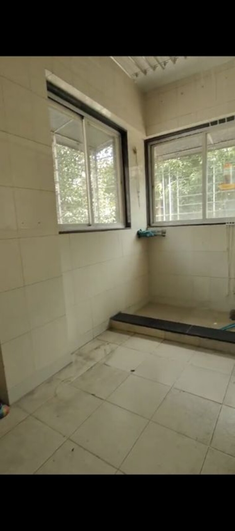 Bathroom, new-era-chs 4 Bedroom 2700 Sq.Ft. Apartment In Gultekdi Pune 10434571