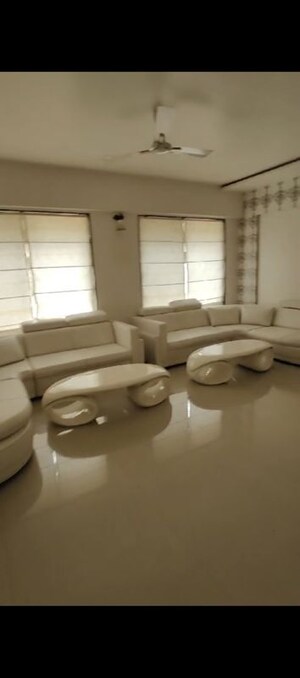 Team Area in 4 BHK Apartment at New Era CHS, Gultekdi – for Sale