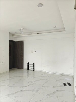 Room in 2 BHK Apartment at Oshiwara – for Rent