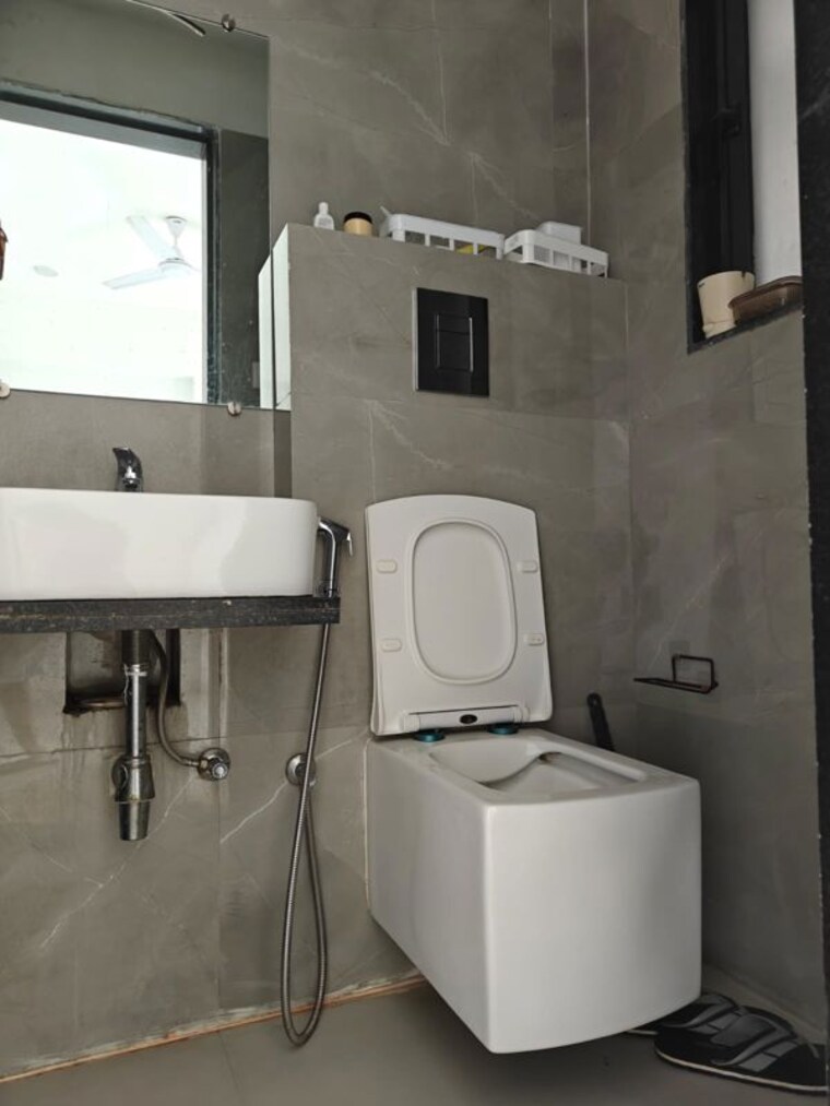 Bathroom, oshiwara 2 Bedroom 900 Sq.Ft. Apartment In Oshiwara Mumbai 10434579
