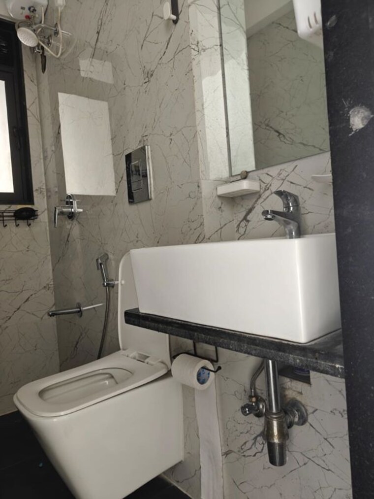 Bathroom, oshiwara 2 Bedroom 900 Sq.Ft. Apartment In Oshiwara Mumbai 10434579