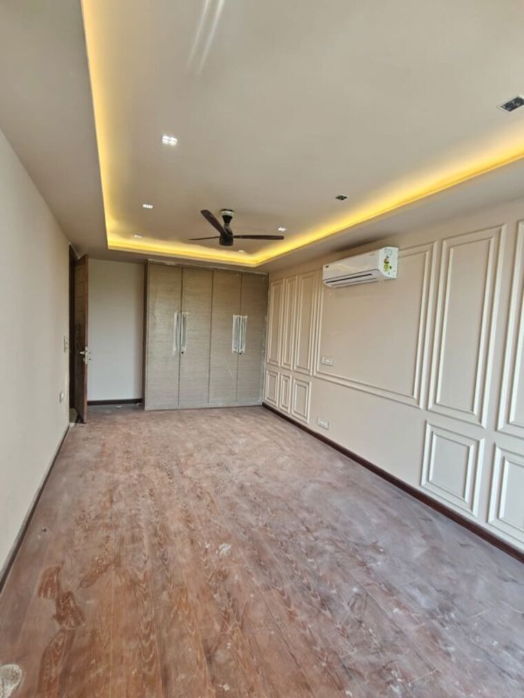 Room, dlf cyber city 3 Bedroom 1935 Sq.Ft. Builder Floor In Dlf Cyber City Gurgaon 10434598