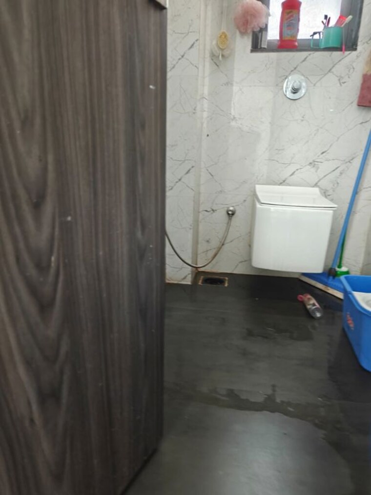 Bathroom, oshiwara 2 Bedroom 900 Sq.Ft. Apartment In Oshiwara Mumbai 10434594