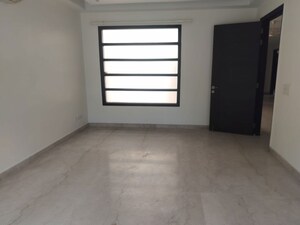 Room in 3 BHK Builder Floor at Soami Nagar – for Rent