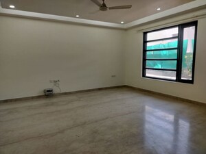 Room in 3 BHK Builder Floor at Soami Nagar – for Rent