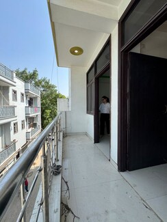 1 BHK + Servant Room Apartment For Rent in Chattarpur