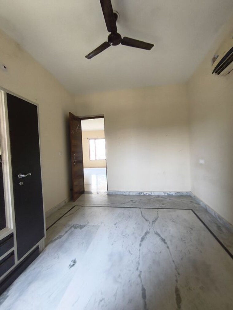 Room, alaknanda-maxxus-eden-estate 2 Bedroom 130 Sq.Yd. Villa In Ghazipur Zirakpur 10434646