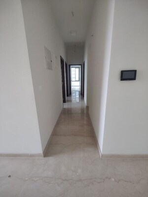 Room in 3 BHK Apartment at Piramal Mahalaxmi, Mahalaxmi – for Rent