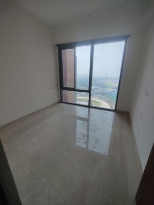 Room in 3 BHK Apartment at Piramal Mahalaxmi, Mahalaxmi – for Rent
