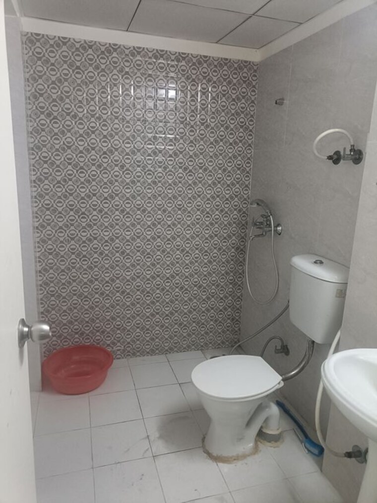 Bathroom, gaur-city-7th-avenue 2 Bedroom 1020 Sq.Ft. Apartment In Sector 4 Greater Noida Greater Noida 10434737