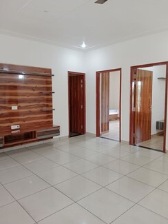 2 BHK + Pooja Room,Store Room Builder Floor For Rent in Sector 18