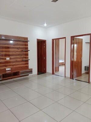 2 BHK Builder Floor For Rent in Sector 18