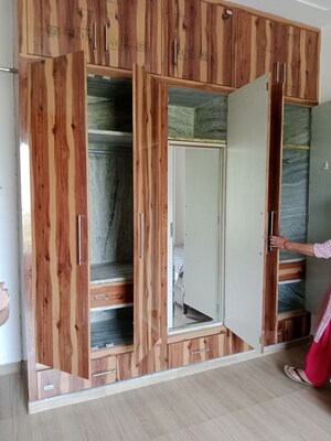 Bedroom in 2 BHK Builder Floor at Sector 18 – for Rent