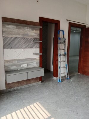 3 BHK Builder Floor For Rent in Sector 18