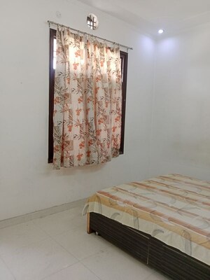 Bedroom in 3 BHK Builder Floor at Parsvnath Paliwal City – for Rent