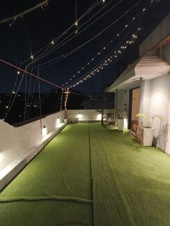 1 BHK + Pooja Room,Store Room Apartment For Rent in DLF Phase V