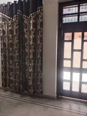 Room in 3 BHK Builder Floor at Sector 6 – for Rent