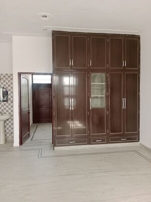 2 BHK Builder Floor For Rent in Sector 18